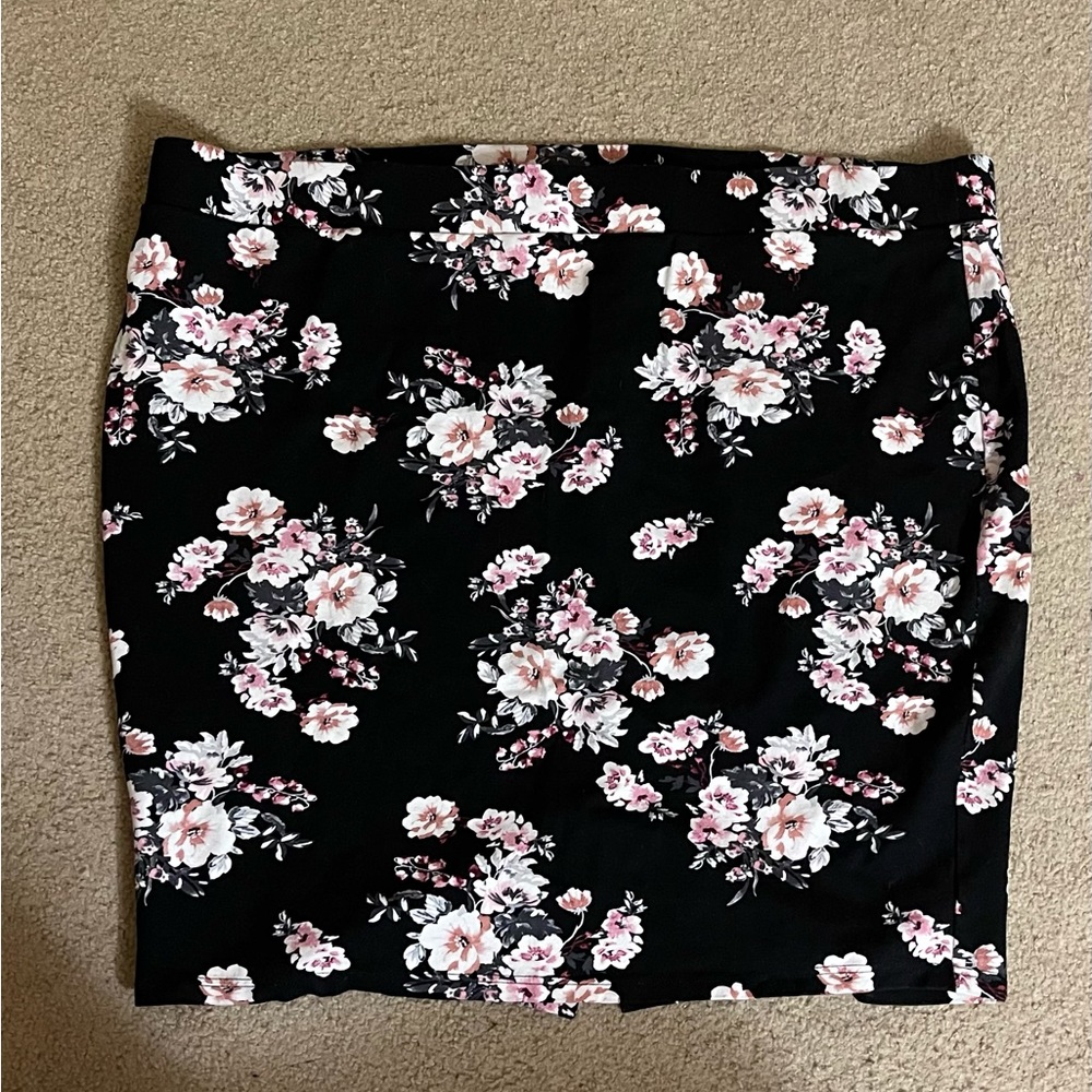 Torrid Black Floral Pencil Skirt
